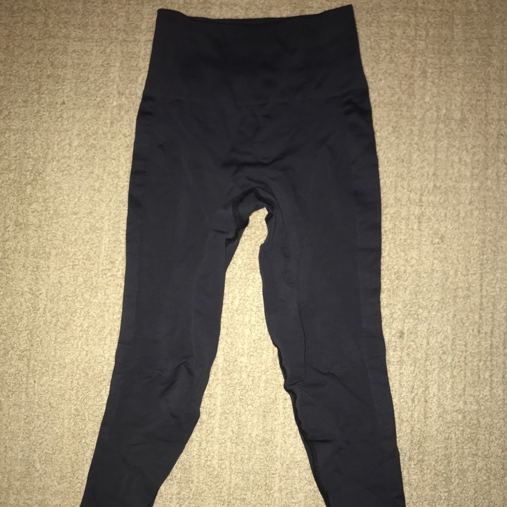 Lululemon gray capris leggings